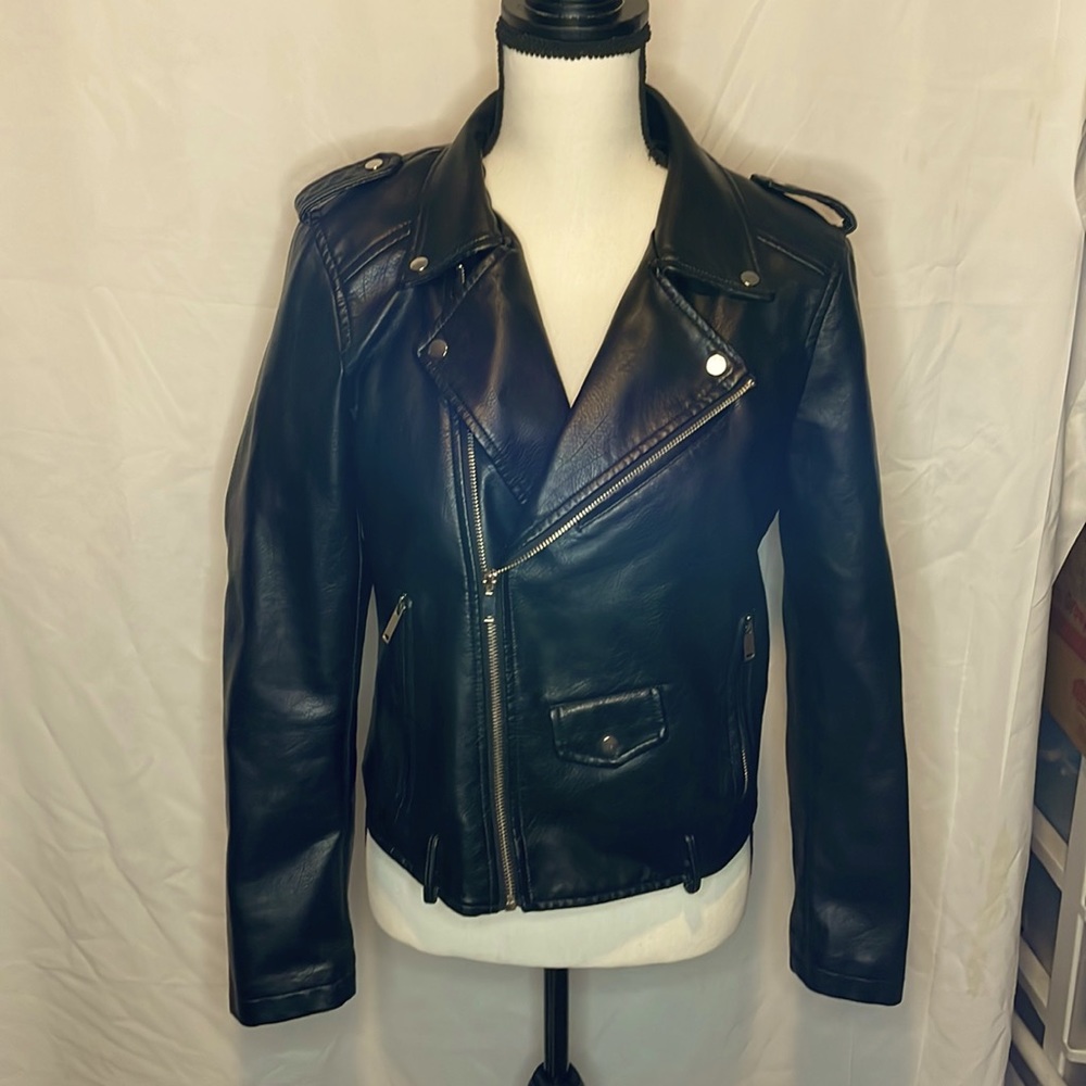 LG FITAYLOR Lightweight Leather Jacket.